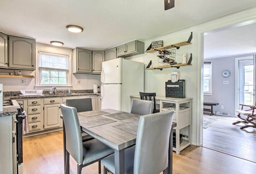 Home On Chesapeake Bay: Large Yard, Fire Pit