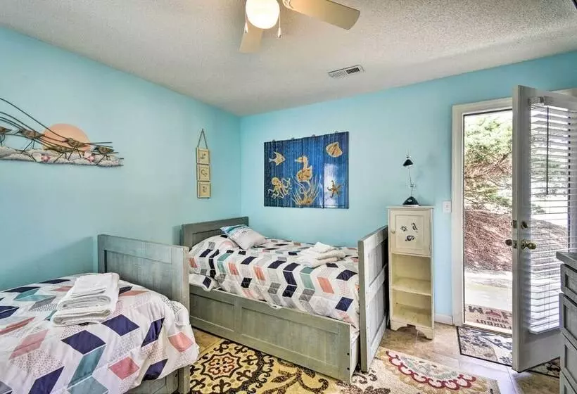 Home W/ Deck In Corolla Light: Walk To Beach!