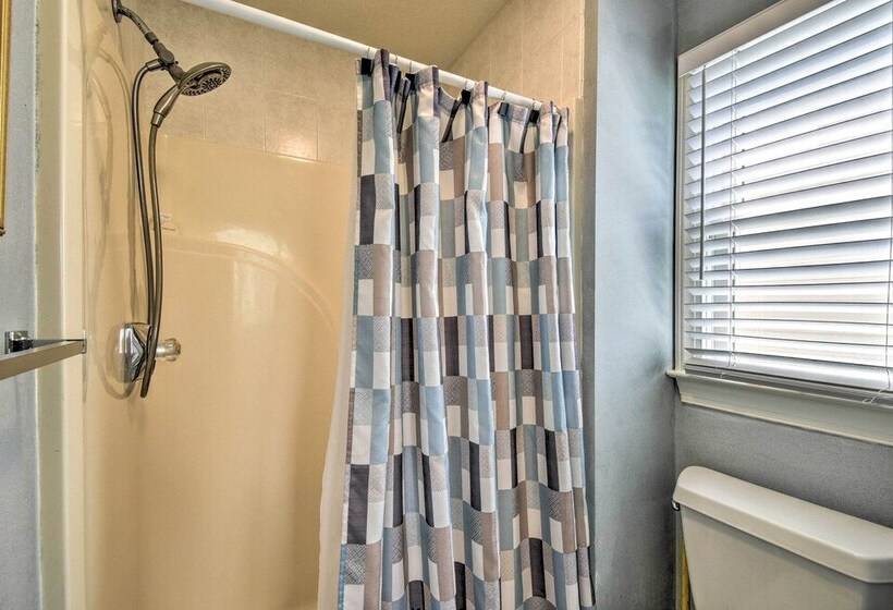 Home W/ Deck In Corolla Light: Walk To Beach!