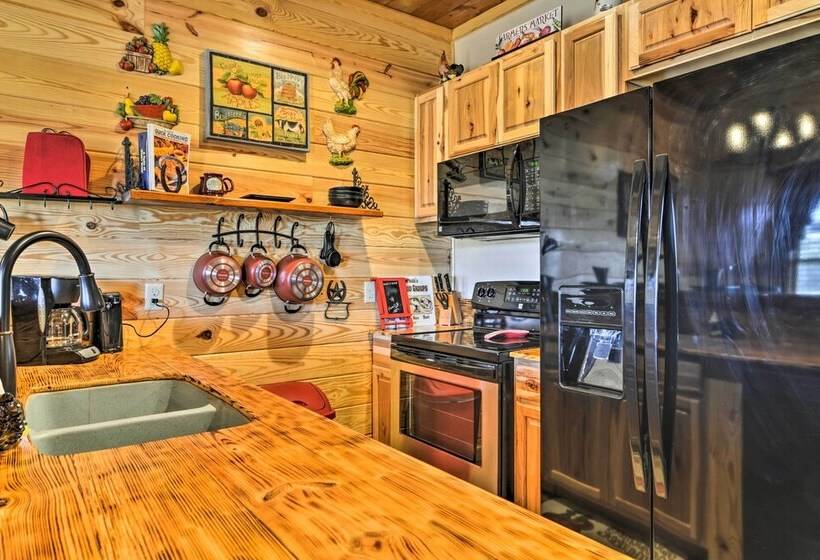 2 Mi To Lake Hamilton: Hot Springs Cabin Rental!