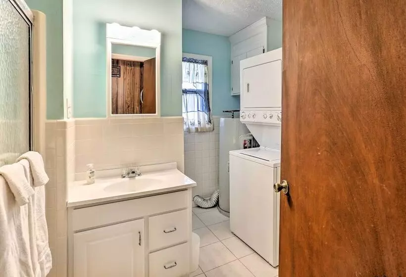 Lake Waccamaw Home W/ Fenced Yard & Shared Pier!