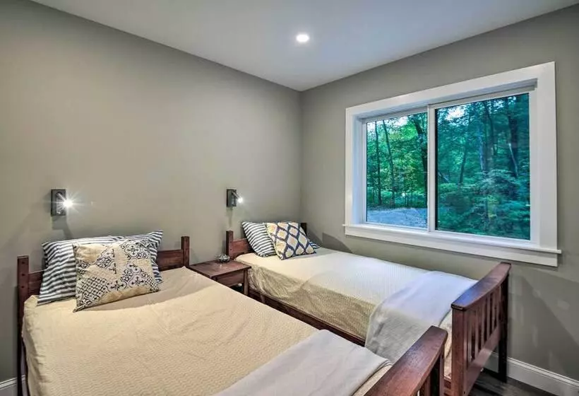 Modern Francestown Retreat On Scobie Pond!