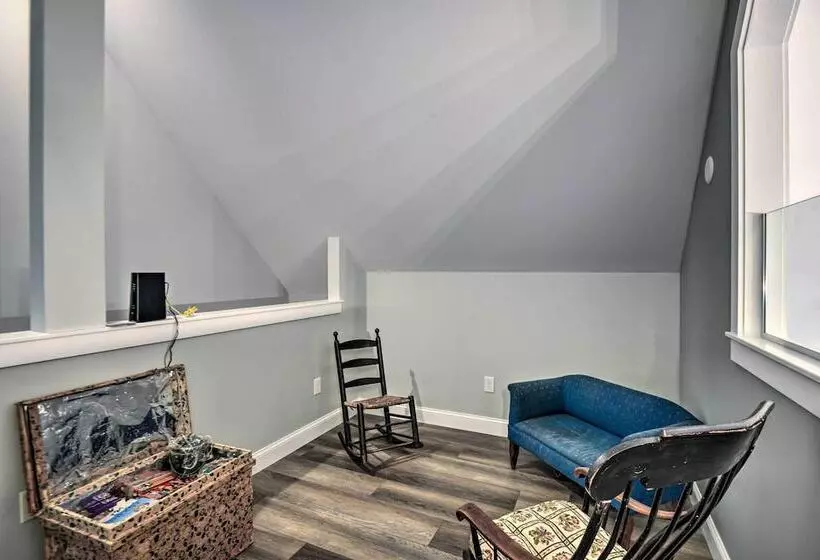 Modern Francestown Retreat On Scobie Pond!