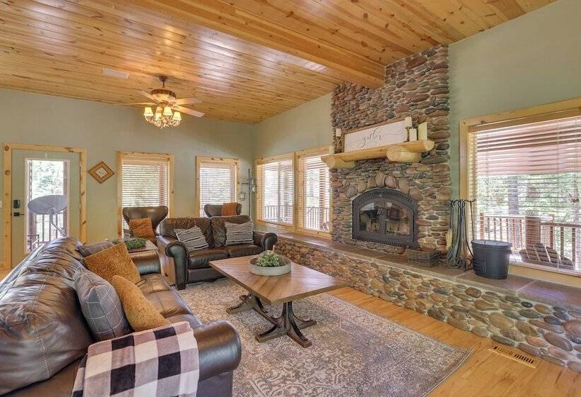 Mountain Escape: Scattered Pines Cabin W/ Deck!