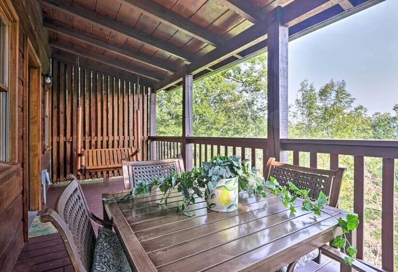 Scenic Sevierville Cabin: Hot Tub, Panoramic Views