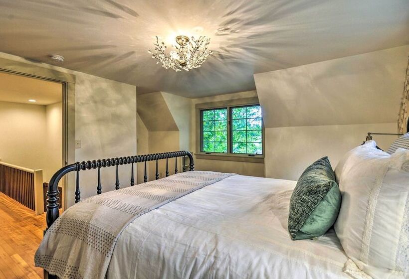 Peaceful + Elegant Cottage W/ Riverside View