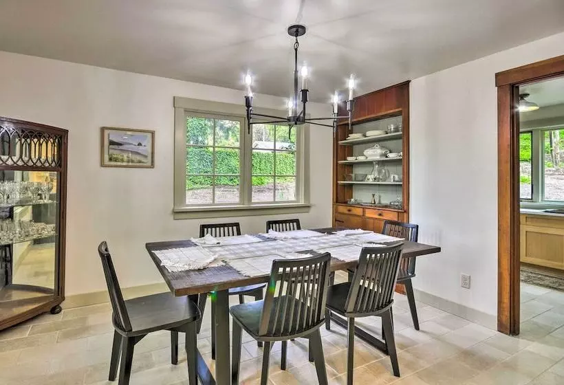 Peaceful + Elegant Cottage W/ Riverside View