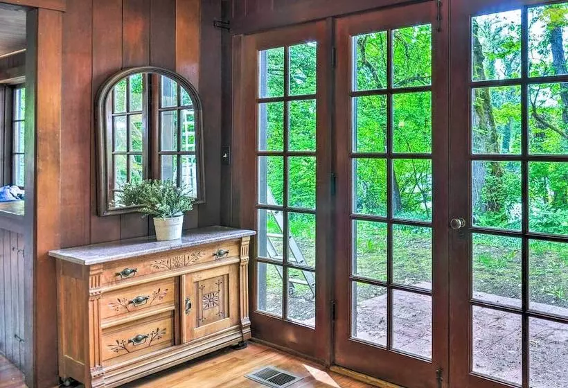 Peaceful + Elegant Cottage W/ Riverside View