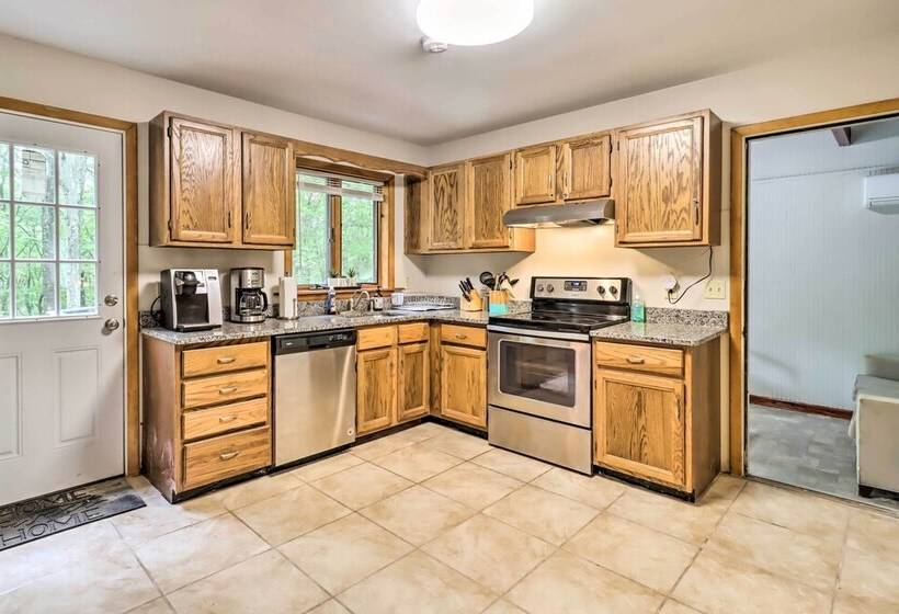 Hot Tub + Game Room: Peaceful Poconos Home!