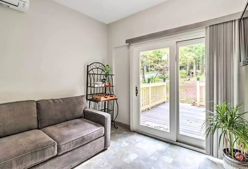 Hot Tub + Game Room: Peaceful Poconos Home!
