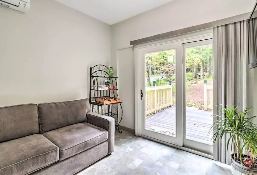 Hot Tub + Game Room: Peaceful Poconos Home!
