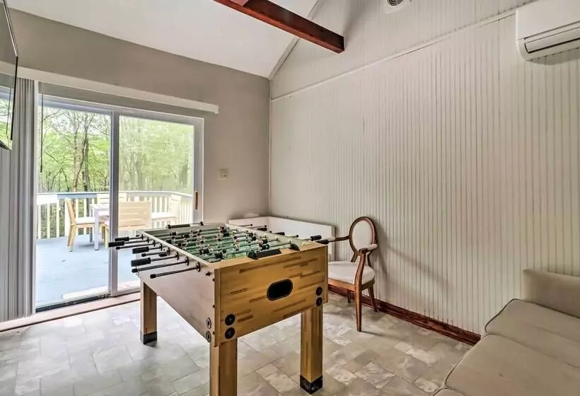 Hot Tub + Game Room: Peaceful Poconos Home!