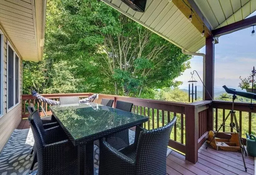 Pet Friendly Waynesville Retreat W/ Hot Tub!