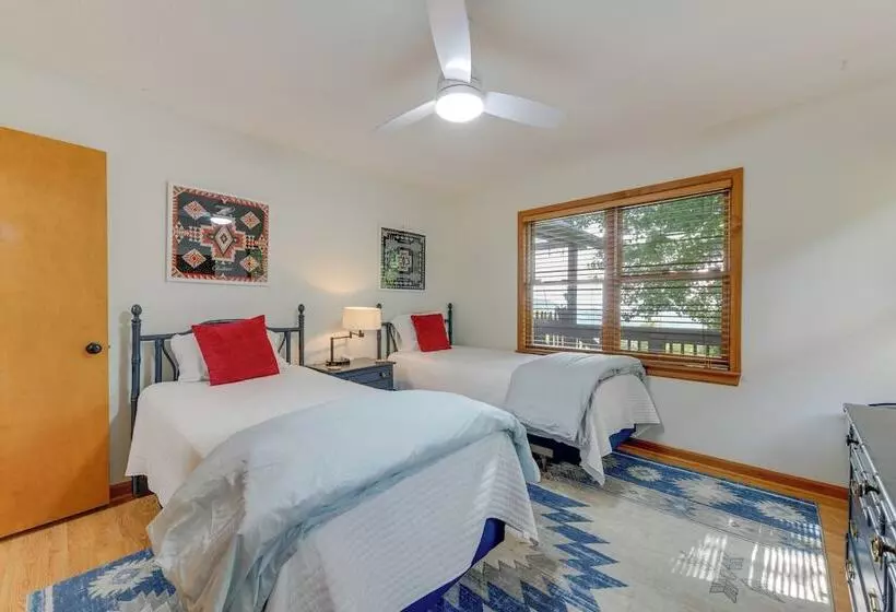 Pet Friendly Waynesville Retreat W/ Hot Tub!