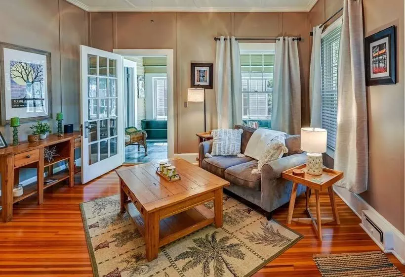 Quaint Anderson Home W/ Sunroom, Walk To Downtown!