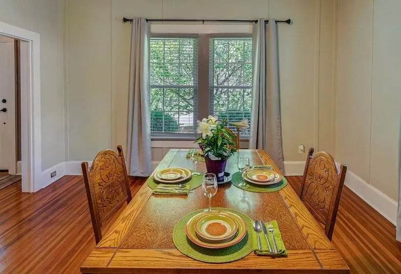 Quaint Anderson Home W/ Sunroom, Walk To Downtown!