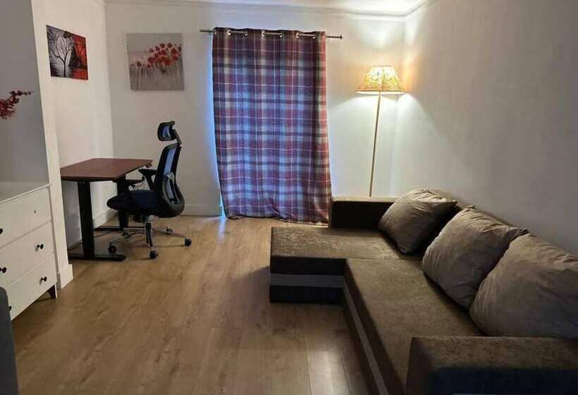 레지던스 Spacious 3 Bed House With Car Park Near Heathrow