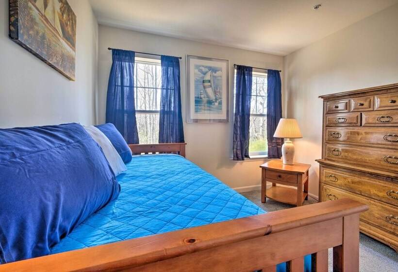 Riverside House W/ Kayaks, Piano & Fireplace