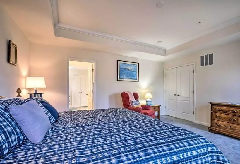 Riverside House W/ Kayaks, Piano & Fireplace