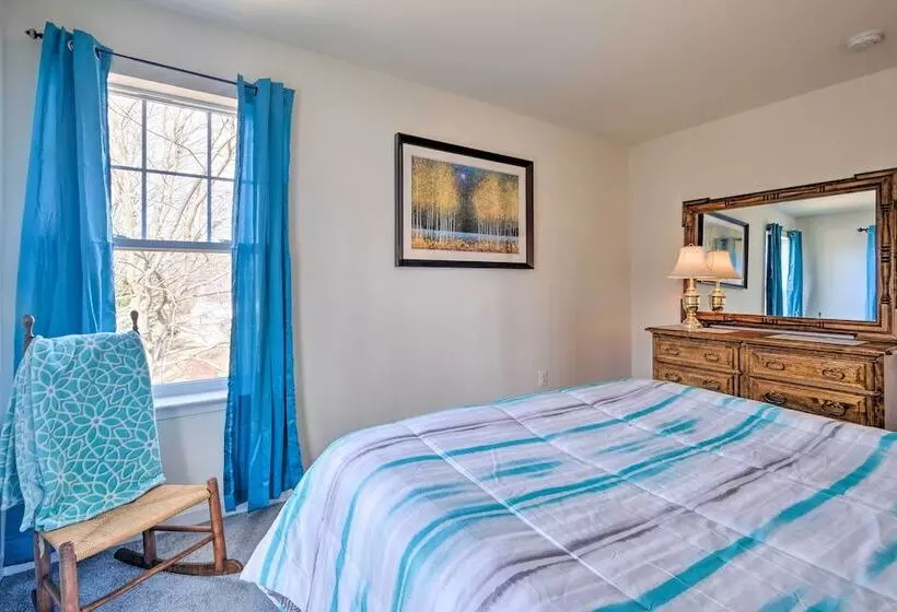 Riverside House W/ Kayaks, Piano & Fireplace