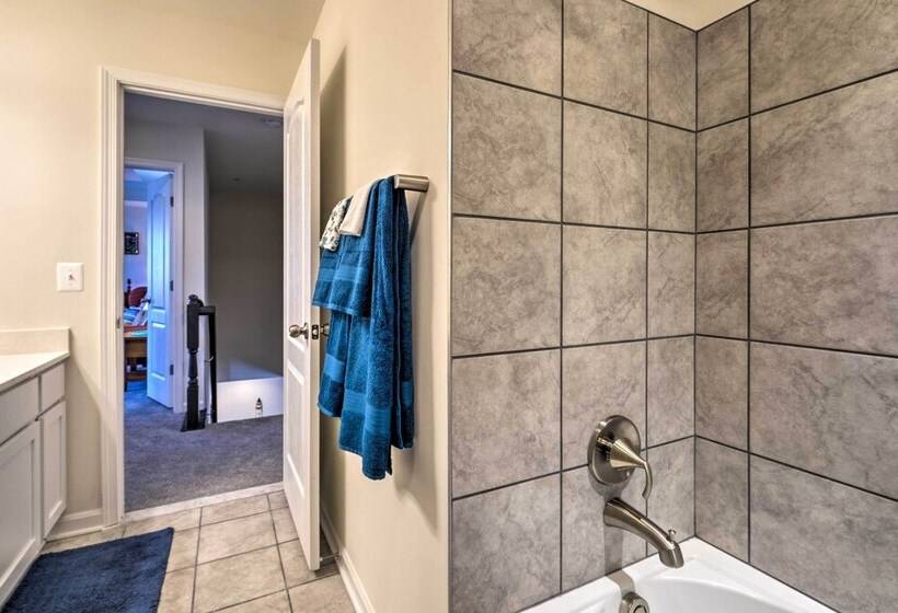 Riverside House W/ Kayaks, Piano & Fireplace