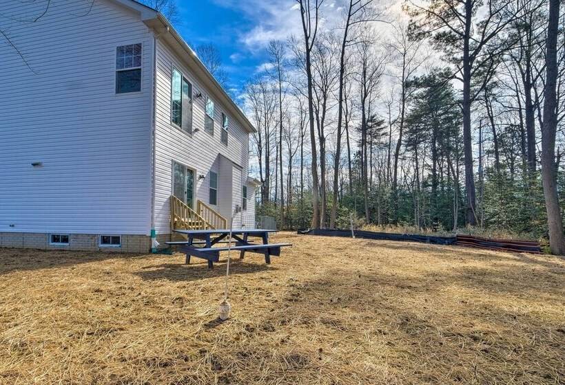 Riverside House W/ Kayaks, Piano & Fireplace