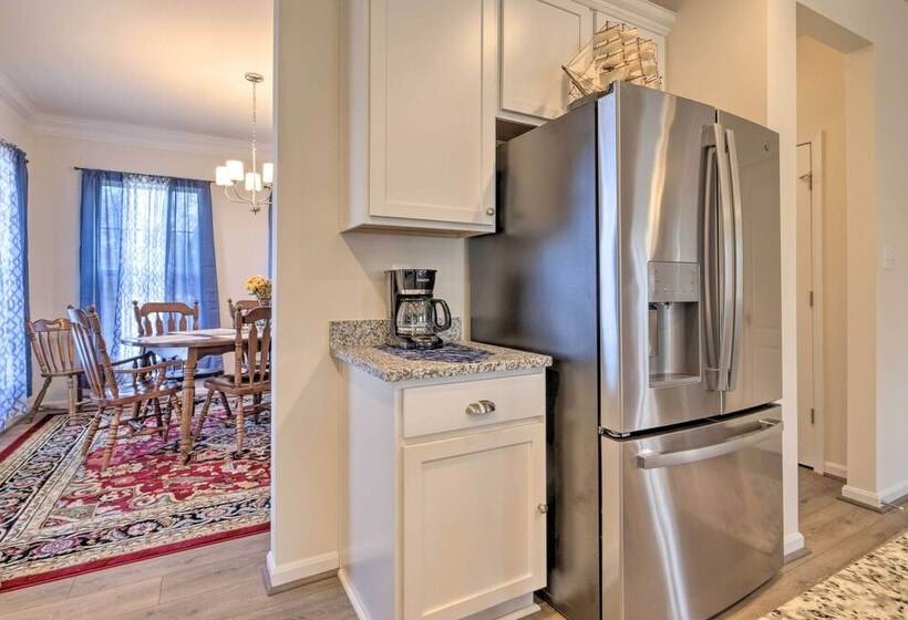 Riverside House W/ Kayaks, Piano & Fireplace