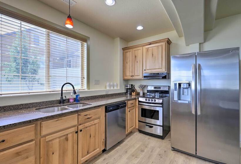 Saratoga Springs Getaway: Walk To Utah Lake!