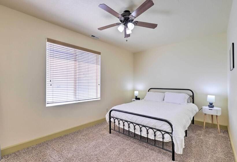 Saratoga Springs Getaway: Walk To Utah Lake!