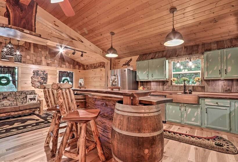 Serene Pigeon Forge Hideaway W/ Game Room!