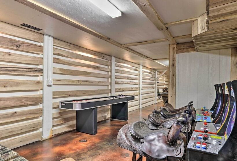 Serene Pigeon Forge Hideaway W/ Game Room!