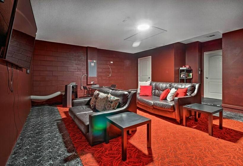 Spacious Davenport Retreat W/ Lanai + Pool!