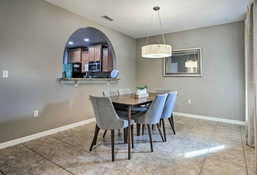 Spacious Davenport Retreat W/ Lanai + Pool!