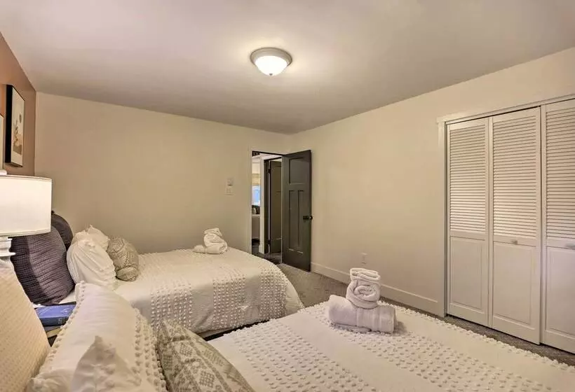 Spacious Tobyhanna Getaway: Echo Lake Access!