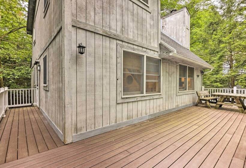 Spacious Tobyhanna Getaway: Echo Lake Access!