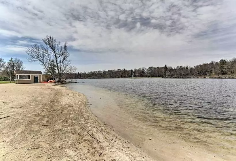 Spacious Tobyhanna Getaway: Echo Lake Access!