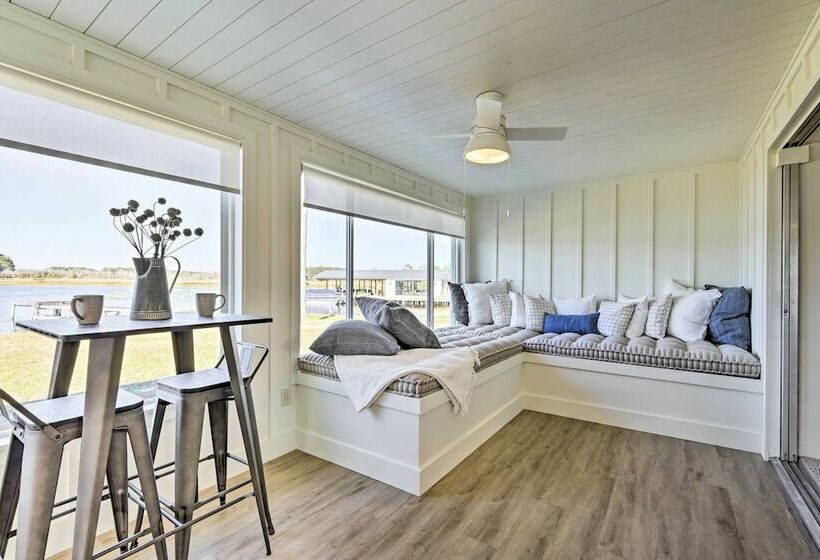 Private Dock + Grill: Sunny Lake Weir Retreat!