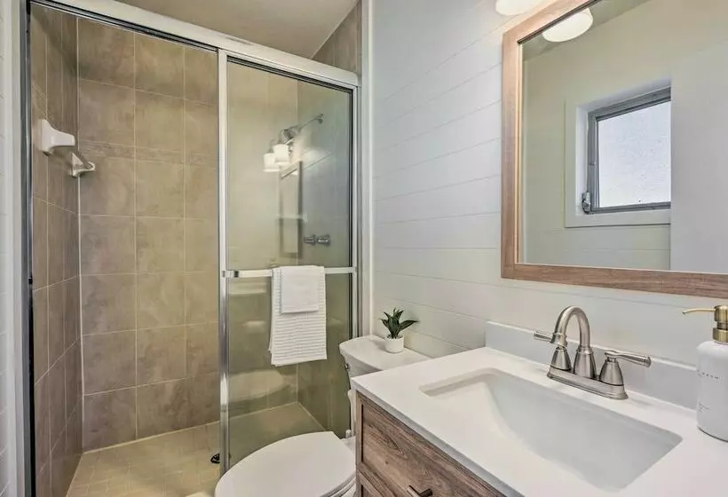 Private Dock + Grill: Sunny Lake Weir Retreat!