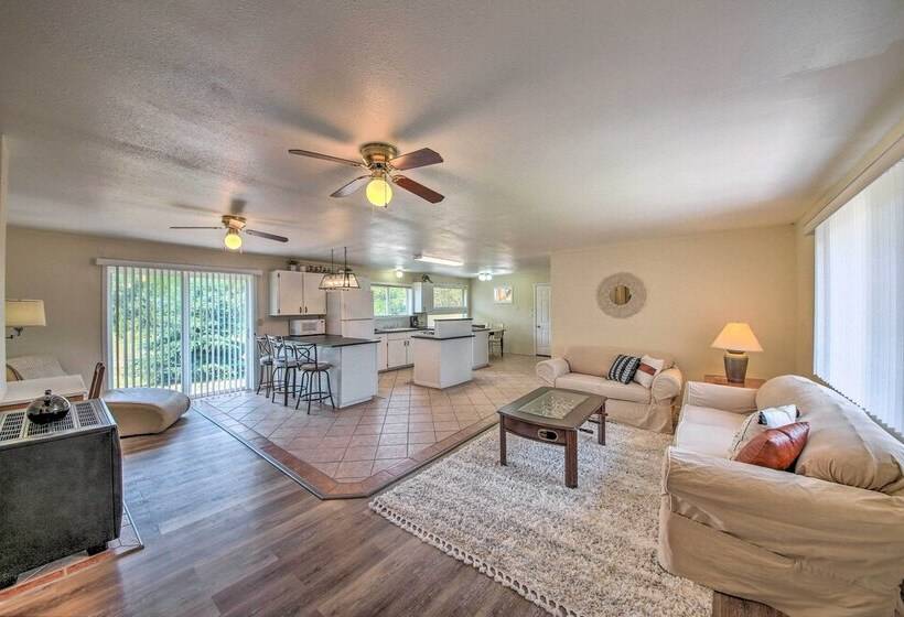 Sun Soaked Trout Creek Escape < 2 Mi To River