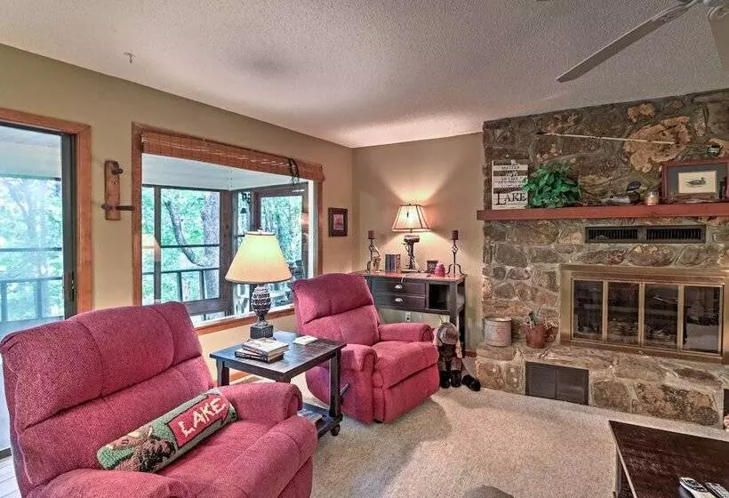Waterfront Family Home W/ Deck, 5 Miles To Marina!