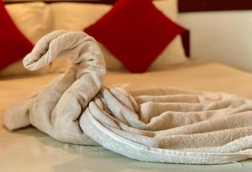 Drifters Hotel & Beach Restaurant