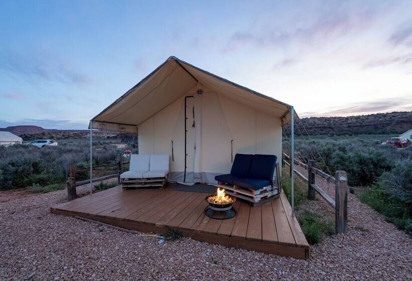 Отель Basecamp 37°