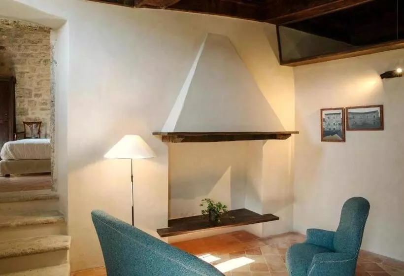 Hotelli Castel Di Luco