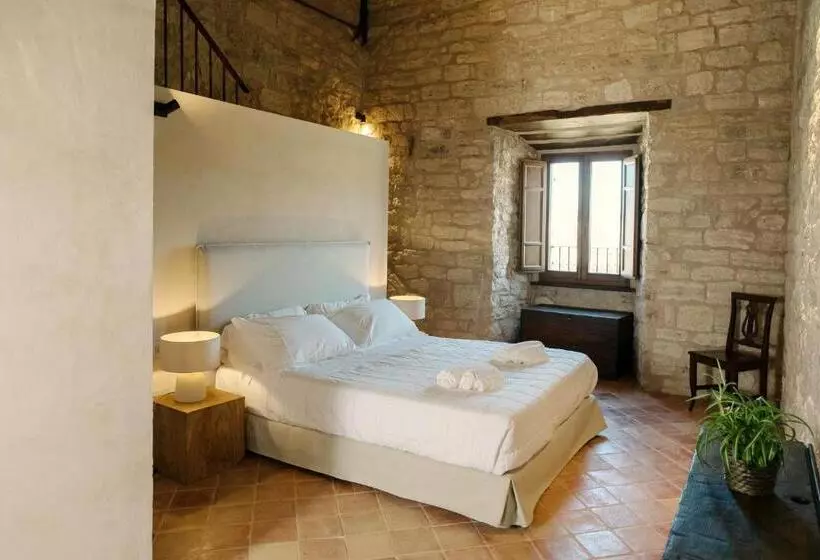 Hotelli Castel Di Luco