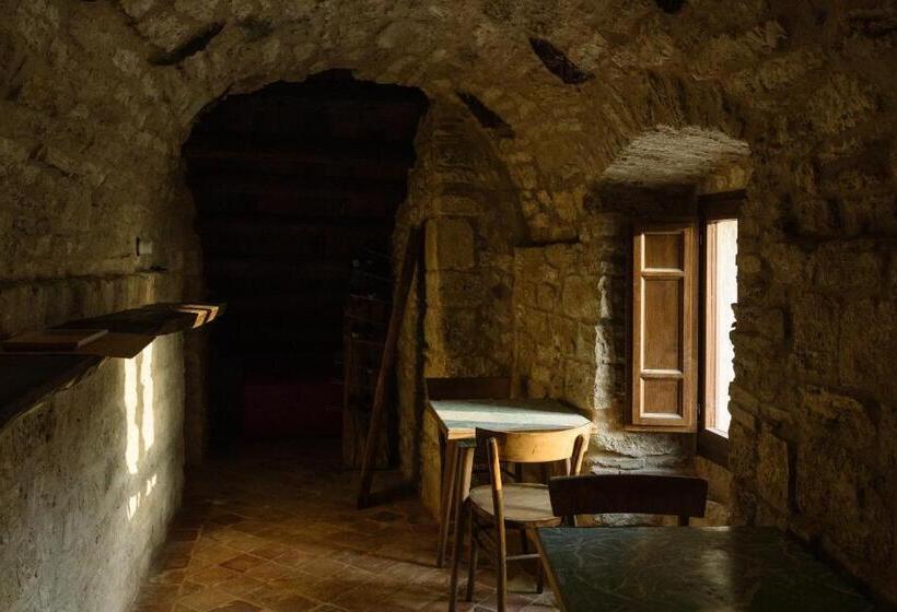 בית מלון כפרי Castel Di Luco