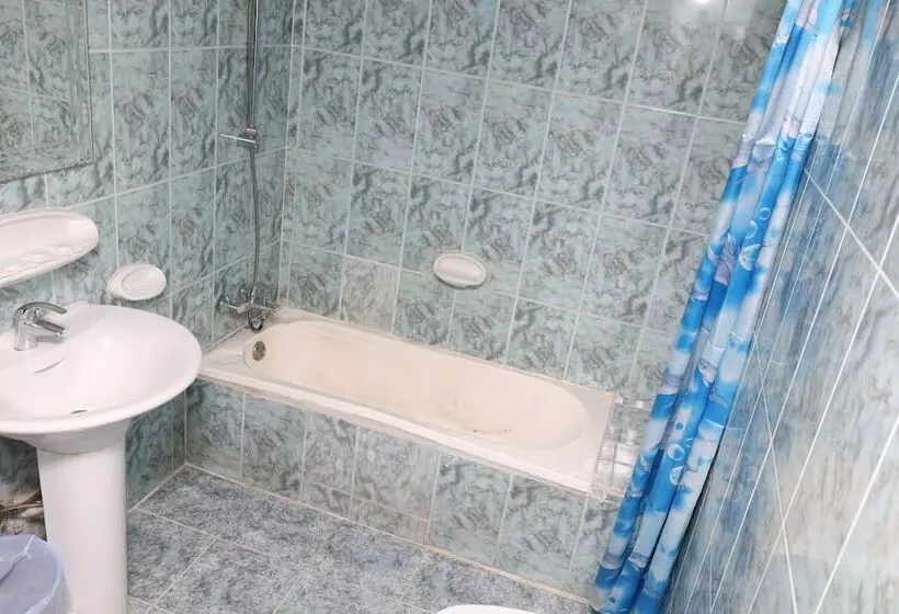 Hotelli Deira Palace