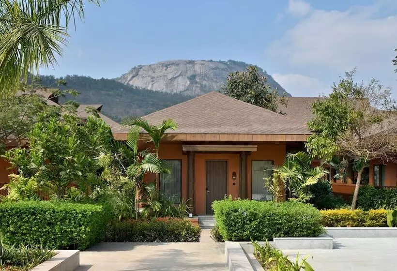 Hotelli Mulberry Shades Bengaluru Nandi Hills, A Tribute Portfolio Resort