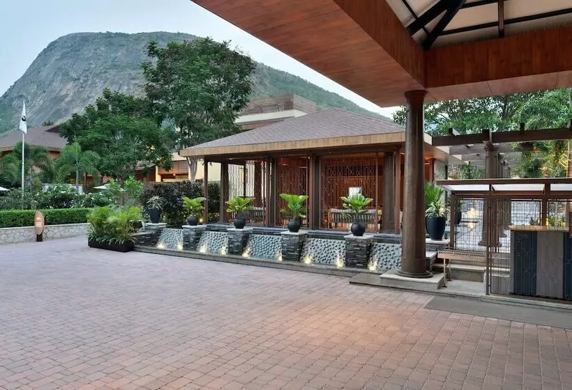 Hotelli Mulberry Shades Bengaluru Nandi Hills, A Tribute Portfolio Resort