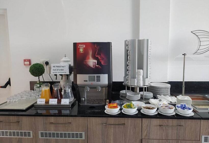 Отель Sunny Blue