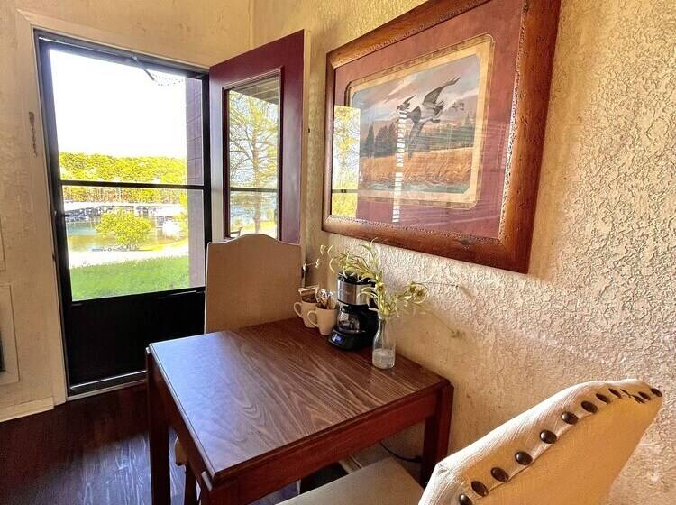 Mountain Harbor King Guest Room On Lake Ouachita By Redawning